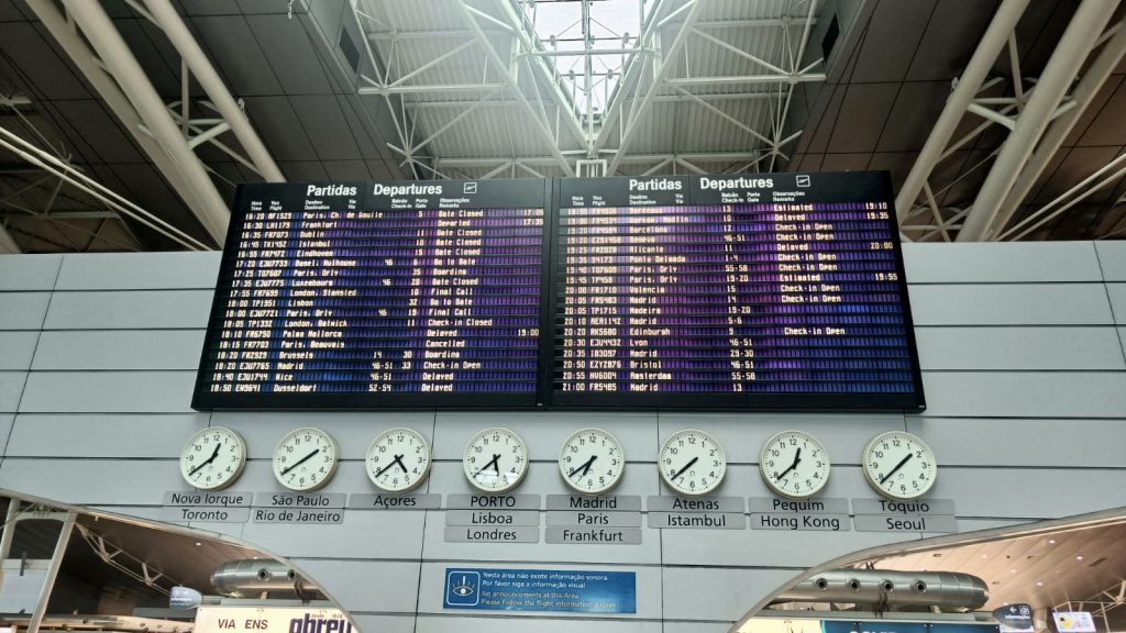 como ir del aeropuerto francisco sa carneiro de oporto al centro